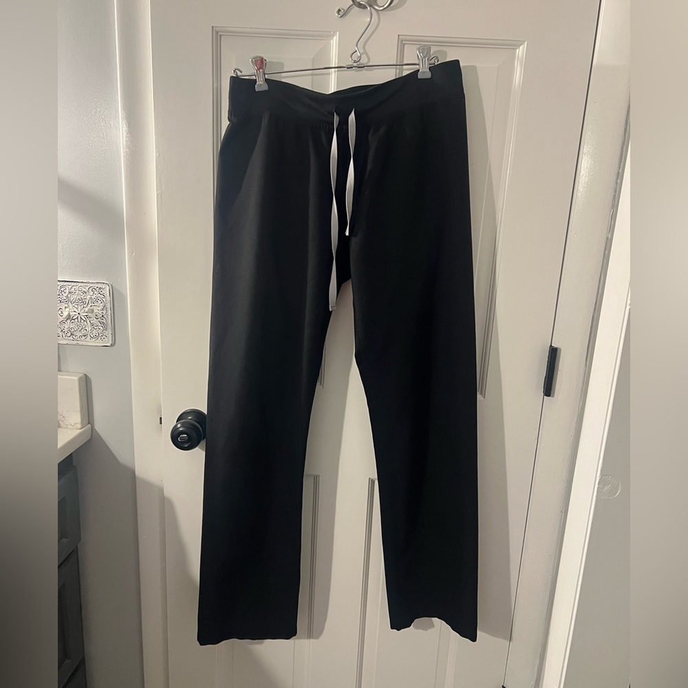 Figs Black Livingston  straight leg bottoms. Size small